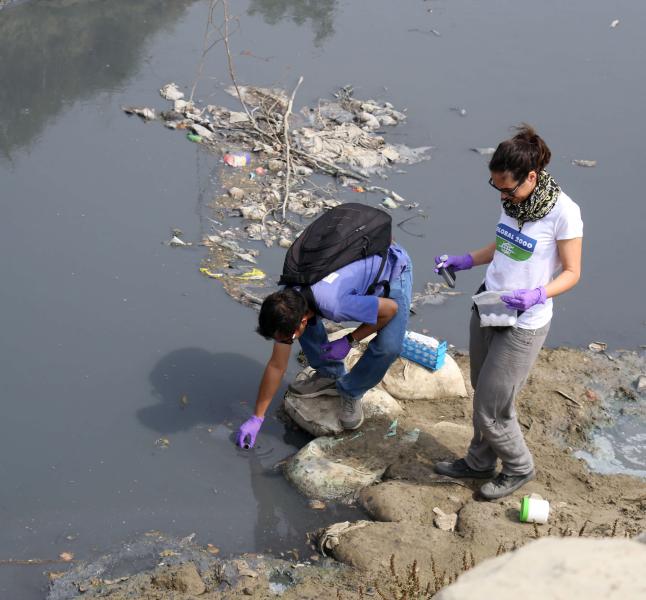 Wasserprobe in Indien