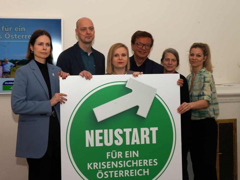 Bild der Auftakt pressekonferenz von Neustart-Klima