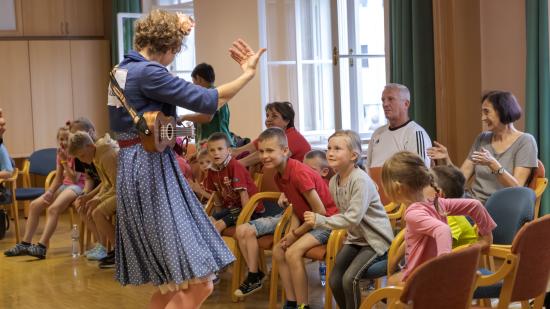 Rote-Nasen-Show mit Kindern