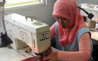 Schuhproduktion in Indonesien (c) Dietrich Weinbrenner