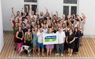 Gruppenfoto von GLOBAL 2000 Mitarbeiter:innen