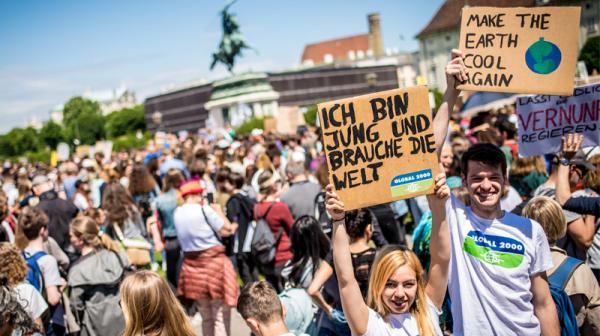 Aktive von GLOBAL 2000 auf einer Klimaschutz Demo