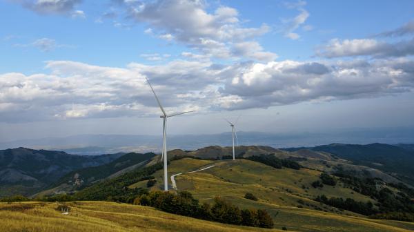 Windräder auf Bergen